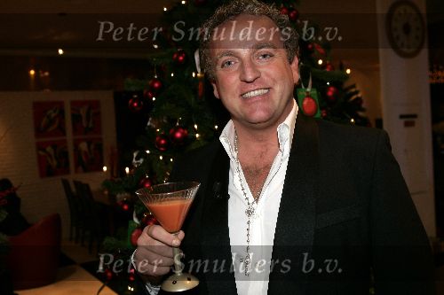 Amsterdam 12 december 2005
Kerstdiner bij de kersentuin met bn ers van Talpa in keuken en bediening.  Gordon