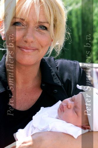 Tiel 14 augustus 2001
Hanny en haar jongste baby