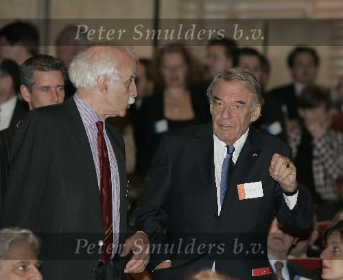 Amsterdam 7 december 2005
Uitreiking prins Claus prijzen in muziekcentrum aan het ij.
Hans v Mierlo