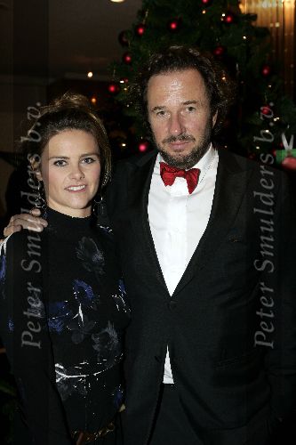 Amsterdam 12 december 2005
Kerstdiner bij de kersentuin met bn ers van Talpa in keuken en bediening.Herman heinsbroek met zijn vrouw Judith Heinsbroek