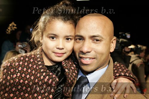 Zeist 7 december 2005
Premiere de Griezelbus.
Humberto Tan met dochter