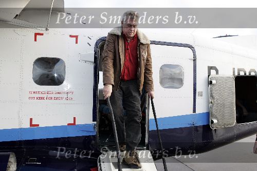 Lelystad 14 december 2005
Jan Smit arriveert met prive jet vanuit duitsland voor een optreden van 15000 gehandicapten in Jaarbeurs Utrecht. Jaap Buijs
