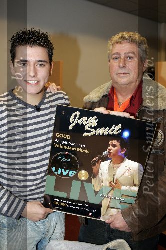 Utrecht 14 december 2005
Jan Smit  met Jaap buijs vooraf aan optreden voor 15000 gehandicapten in Jaarbeurs Utrecht.