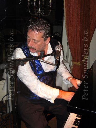 Best 17 December 2005
Jaap Dekker aan de piano