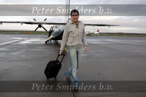 Lelystad 14 december 2005
Jan Smit arriveert met prive jet vanuit duitsland voor een optreden van 15000 gehandicapten in Jaarbeurs Utrecht.
