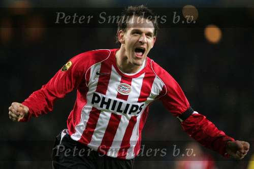 Eindhoven, 3 December 2005
Kompetitiewedstrijd Seizoen 2005/2006 
PSV-NAC Breda, eindstand 3-0
Jan Vennegoor of Hesselink is erg gelukkig met zijn treffer 1-0
© Foto Bart Bel