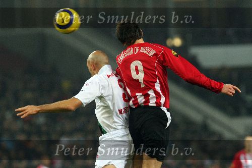 Eindhoven, 20 December 2005 Wedstrijd Bekerkompetitie tussen PSV-FC Twente
Jan Venngeoor of Hesselink, de man van de tweed oelunten en een assist
© Foto Bart Bel