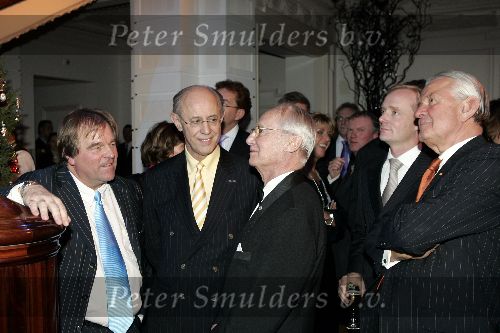 Amsterdam 19 december 2005
Kerst borrel Princess in amstel hotel.
Jan v Dooren met Paul Nouwen en Prins Carl Hugo