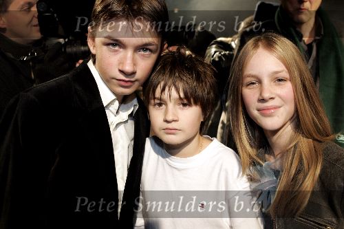 Zeist 7 december 2005
Premiere de Griezelbus.
Serge Price Jim v d Panne (l) en Lisa Smit