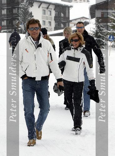 Oberlech 28 december 2005
Linda de Mol op skivakantie met Sander Vahle en Julian en Noah.
John de Mol met zijn vriendin Els