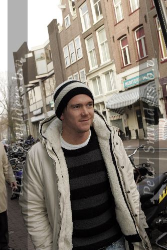 Amsterdam 9 december 2005
Presentatie serie van Speijk bij Talpa.
 Johnny de Mol met muts
