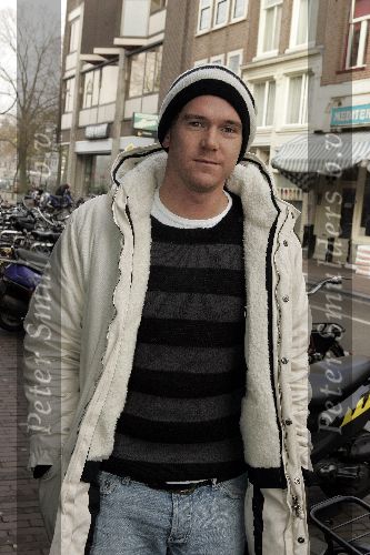 Amsterdam 9 december 2005
Presentatie serie van Speijk bij Talpa.
 Johnny de Mol met muts