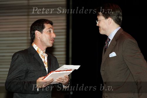 Amsterdam 7 december 2005
Uitreiking prins Claus prijzen in muziekcentrum aan het ij.
Prins Constantijn en Jonathan Shapiro