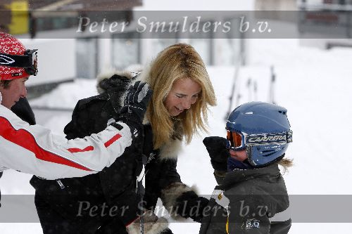 Oberlech 28 december 2005
Linda de Mol op skivakantie met Sander Vahle en Julian en Noah.