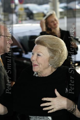 Amsterdam 7 december 2005
Uitreiking prins Claus prijs in het ij muziek theater.
 koningin Beatrix