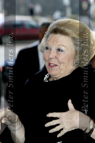 Amsterdam 7 december 2005
Uitreiking prins Claus prijs in het ij muziek theater.
Koningin Beatrix