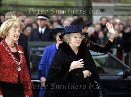 Utrecht 15 december 2005
Maxima Prins Willem Alexander Koningin B eatrix en Prinses margriet bij Dom kerk in Utrecht.