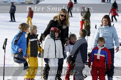 Oberlech 27 december 2005
Linda de Mol met Julian en Noah op ski vkantie