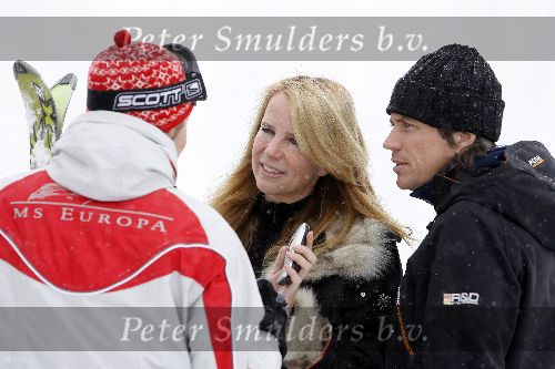 Oberlech 28 december 2005
Linda de Mol op skivakantie met Sander Vahle en Julian en Noah.