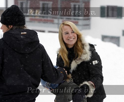Oberlech 28 december 2005
Linda de Mol op skivakantie met Sander Vahle en Julian en Noah.