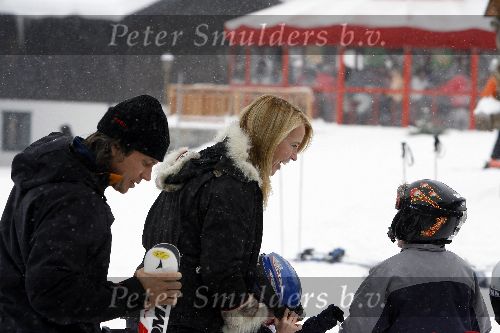 Oberlech 28 december 2005
Linda de Mol op skivakantie met Sander Vahle en Julian en Noah.