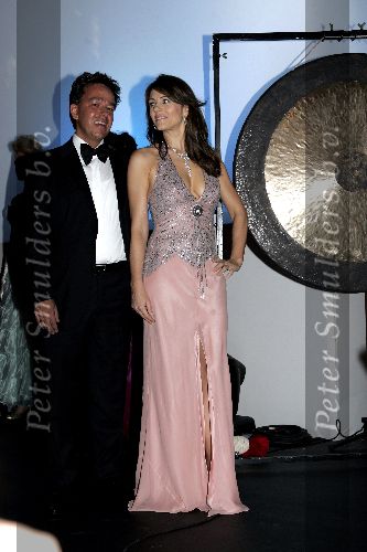 Amsterdam 8 december 2005
VIP avond miljonairs fair in Rai. 
Liz Hurley  met Yves Gijraths