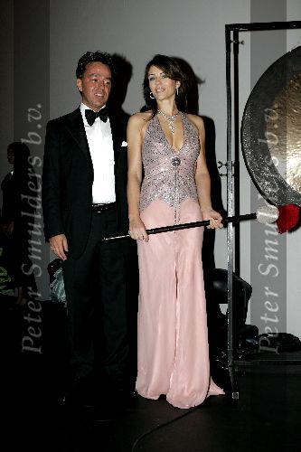 Amsterdam 8 december 2005
VIP avond miljonairs fair in Rai. 
Liz Hurley  met Yves Gijraths