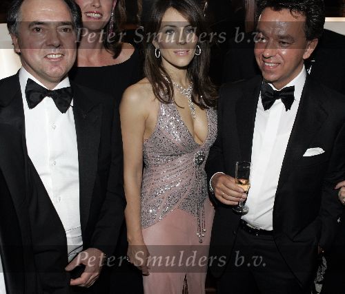 Amsterdam 8 december 2005
VIP avond miljonairs fair in Rai.
Liz Hurley met Yves Gijraths en Benno Leeser