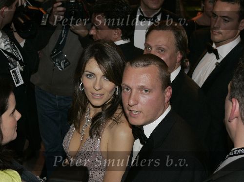 Amsterdam 8 december 2005
VIP avond miljonairs fair in Rai. 
Liz Hurley  met David Gassan diamonds