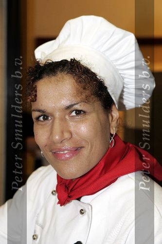 Amsterdam 12 december 2005
Kerstdiner bij de kersentuin met bn ers van Talpa in keuken en bediening.    
Lucia Rijken