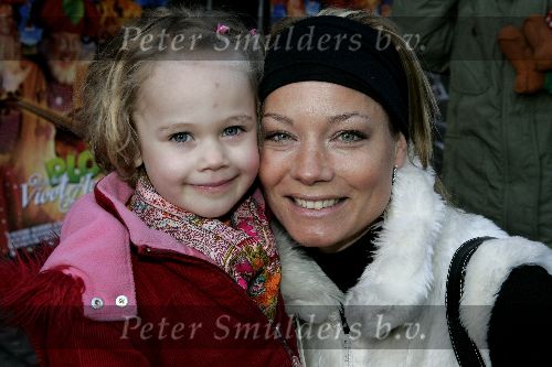 Amsterdam 18 november 2005
Premiere Kabouter Plop in Tuschinsky.
Marilou Legrand met dochter Mila
