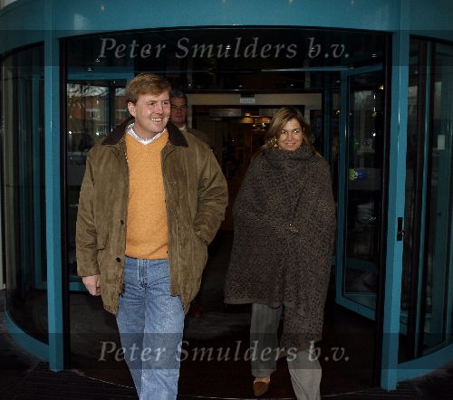 Den Haag 31 december 2005
Koningin Beatrix geopereerd aan haar knie in Rode kruis ziekenhuis.
Prins Willem Alexander en Maxima komen op bezoek.