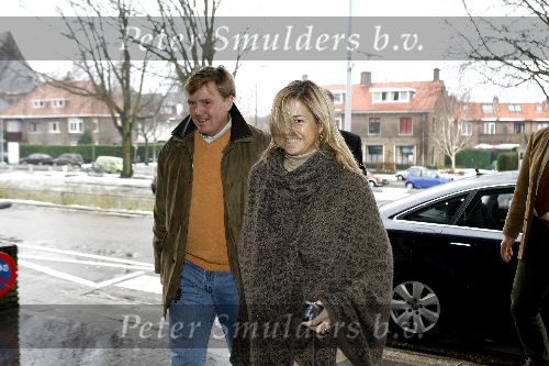 Den Haag 31 december 2005
Koningin Beatrix geopereerd aan haar knie in Rode kruis ziekenhuis.
Prins Willem Alexander en Maxima komen op bezoek.