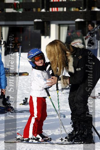 Oberlech 27 december 2005
Linda de Mol met Julian en Noah op ski vkantie