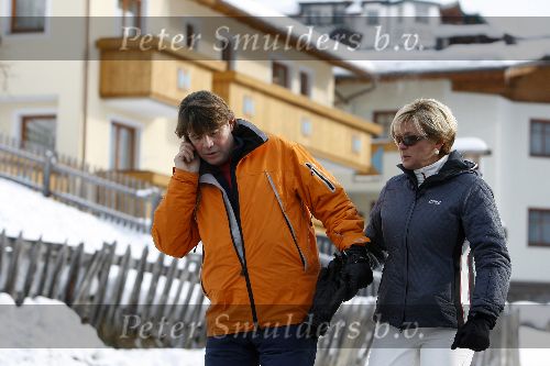 Serfhaus 29 december 2005
Caroline tensen met Peter Gallas  op skivakantie.