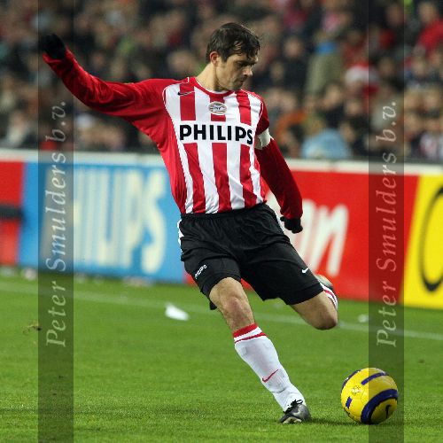 Eindhoven, 20 December 2005
Wedstrijd om de KNVB-beker ( Gatorade Cup seizoen 2005/2006 ) PSV-FC Twente, eindstand 2-0
Phillip Cocu
© Foto Bart Bel