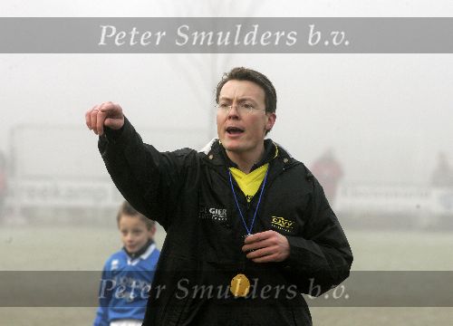 Amersfoort 10 december 2005
Prins Constantijn voetbalt met gehandicapten.
Als scheidsrechter