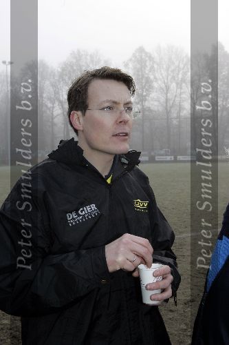 Amersfoort 10 december 2005
Prins Constantijn voetbaLt met gehandicapten.
Drinkt hier een kopje koffie