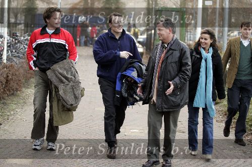 Amersfoort 10 december 2005
Prins Constantijn Prins Pieter Christiaan en Prinses Anita voetballen met gehandicapten.