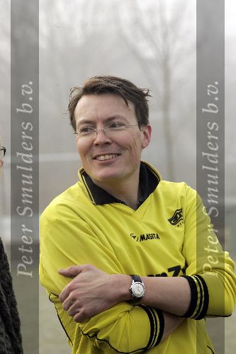 Amersfoort 10 december 2005
Prins Constantijn voetbalt met gehandicapten.