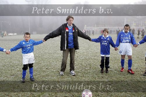 Amersfoort 10 december 2005
Prins Pieter Christiaan voetbalt met gehandicapten en speelt als scheidsrechter