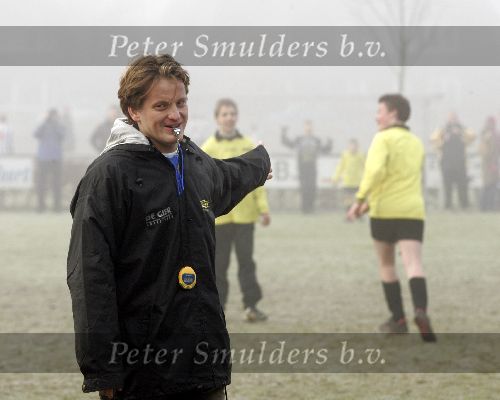 Amersfoort 10 december 2005
Prins Pieter Christiaan voetbalt met gehandicapten en speelt als scheidsrechter