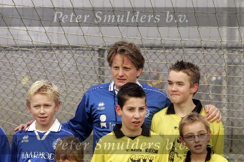 Amersfoort 10 december 2005
Prins Pieter Christiaan voetbalt met gehandicapten en speelt als scheidsrechter