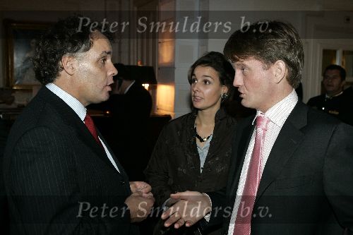 Amsterdam 19 december 2005
Kerstborrel Princess in het amstel hotel.
Aad Ouborg Prins Pieter Christiaan en Anita
Peter Smulders bv