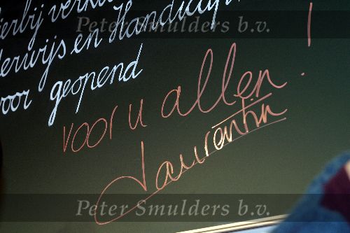 Utrecht 2 december 2005
Prinses Laurentien opent beurs voor kinderen met een handicap.
Prinses laurentien zwanger van derde kind.  handschrift  handtekening