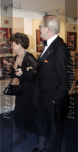 Den Haag 17 november 2005
Regeringsdiner met oa Koningin Beatrix Maxima Prinses laurentien Prinses mabel Wisse Smit Prins Willem Alexander Prins Friso en Prins Constantijn.  Margriet en Pieter v Vollenhoven
Peter Smulders bv