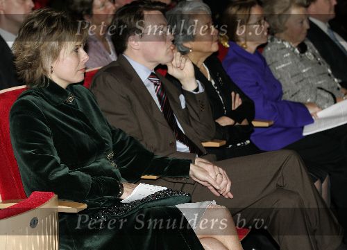 Amsterdam 7 december 2005
Uitreiking prins Claus prijzen in muziekcentrum aan het ij.
Prins Constantijn en Prinses Laurentien hand in hand