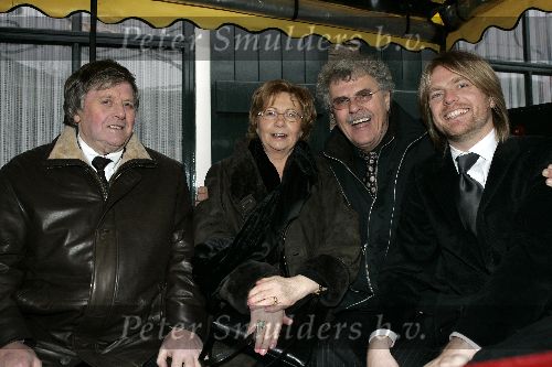 Baarle Nassau 6 december 2005
Trouwen Robert Long met zijn vriend Christoph.  met ouders Christoph