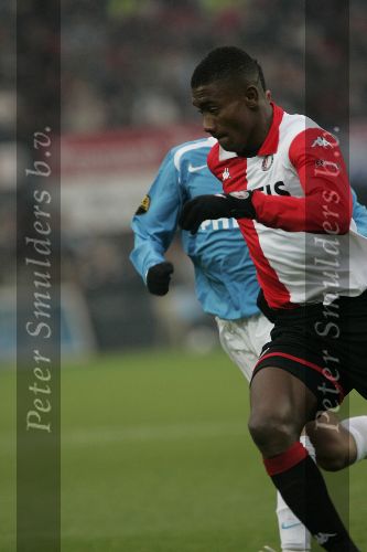 Rotterdam, 11 December 2005 Kompetiewedstrijd seizoen 2005/2006
Feyenoord-PSV, eindstand 1-0
Salomon Kalou