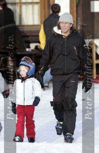 Oberlech 27 december 2005
Linda de Mol met familie op ski vkantie.
Sander Vahle met Noah